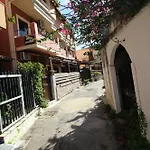 Panos דירה
