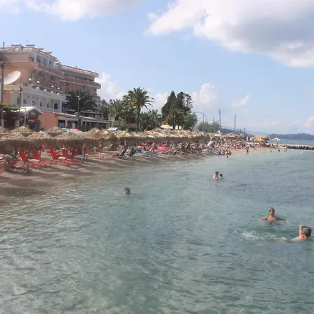 πάνος Μπενίτσες