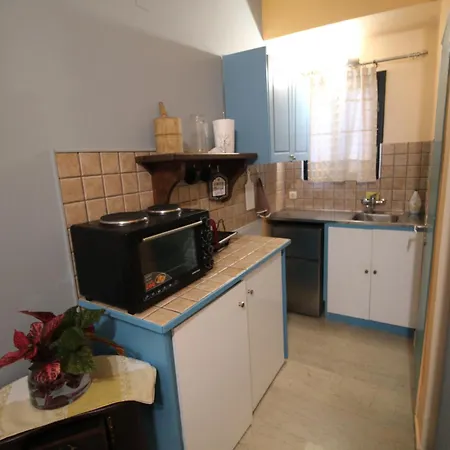 Panos Apartman *
